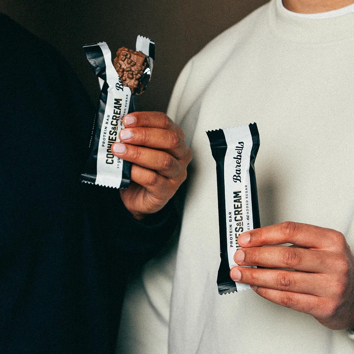 Barebells Protein Bars Cookies & Cream - 12 Count, 20g High Protein Treats - Chocolate Nutrition Bar with 1g Total Sugars - On-The-Go Breakfast or Post-Workout Snack