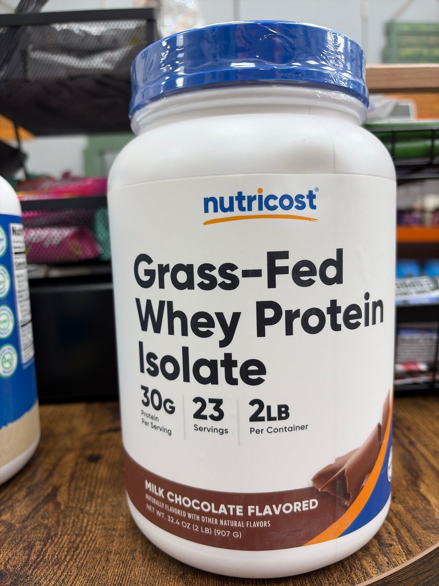 Nutricost Grass-Fed Whey Protein Isolate (Chocolate) 2LBS - Non-GMO, Gluten Free, Natural Flavors